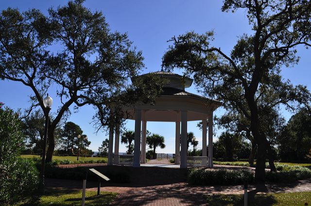 wedding_gazebo.jpg